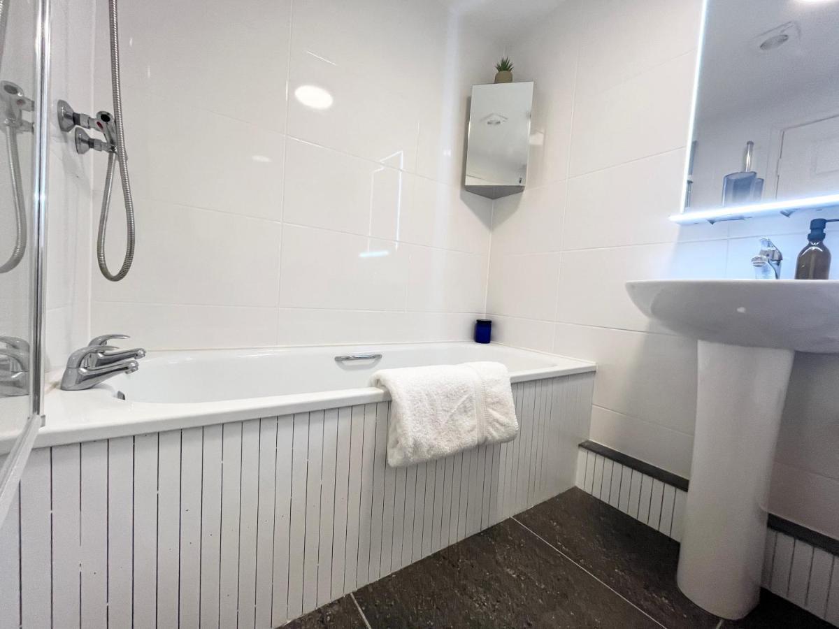 Apres Beach Apartment Sleeps 4 ペンザンス エクステリア 写真