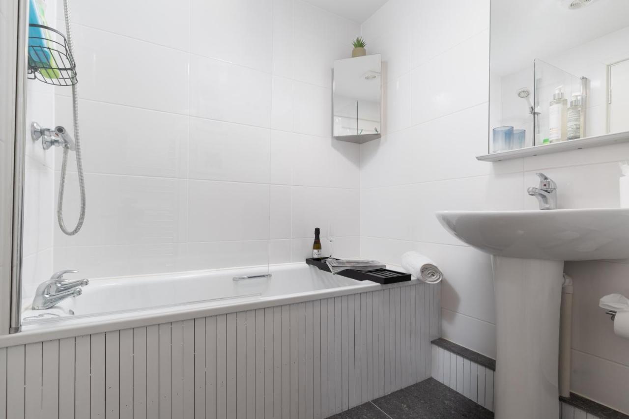 Apres Beach Apartment Sleeps 4 ペンザンス エクステリア 写真